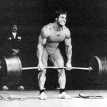 Die Beste Übung zum Zunehmen Powerlifter Franco Columbu macht Kreuzheben mit viel Gewicht
